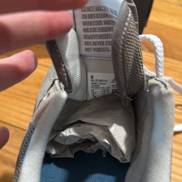 New Balance Women’s 574 Core Grey Sneakers. - Picture 5 of 6